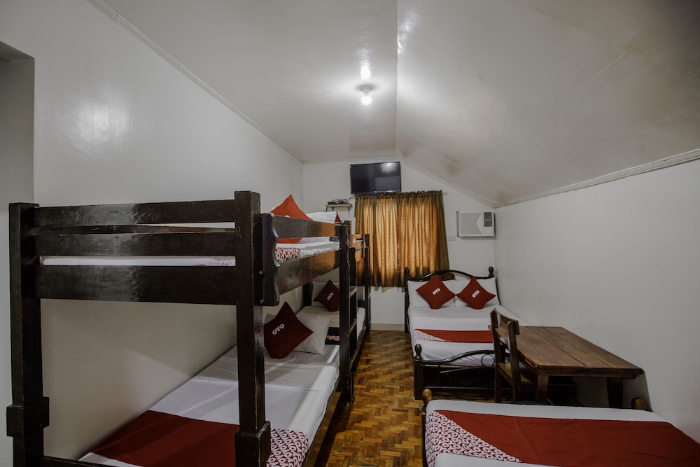 OYO 741 Sierra Travellers Inn 35/43