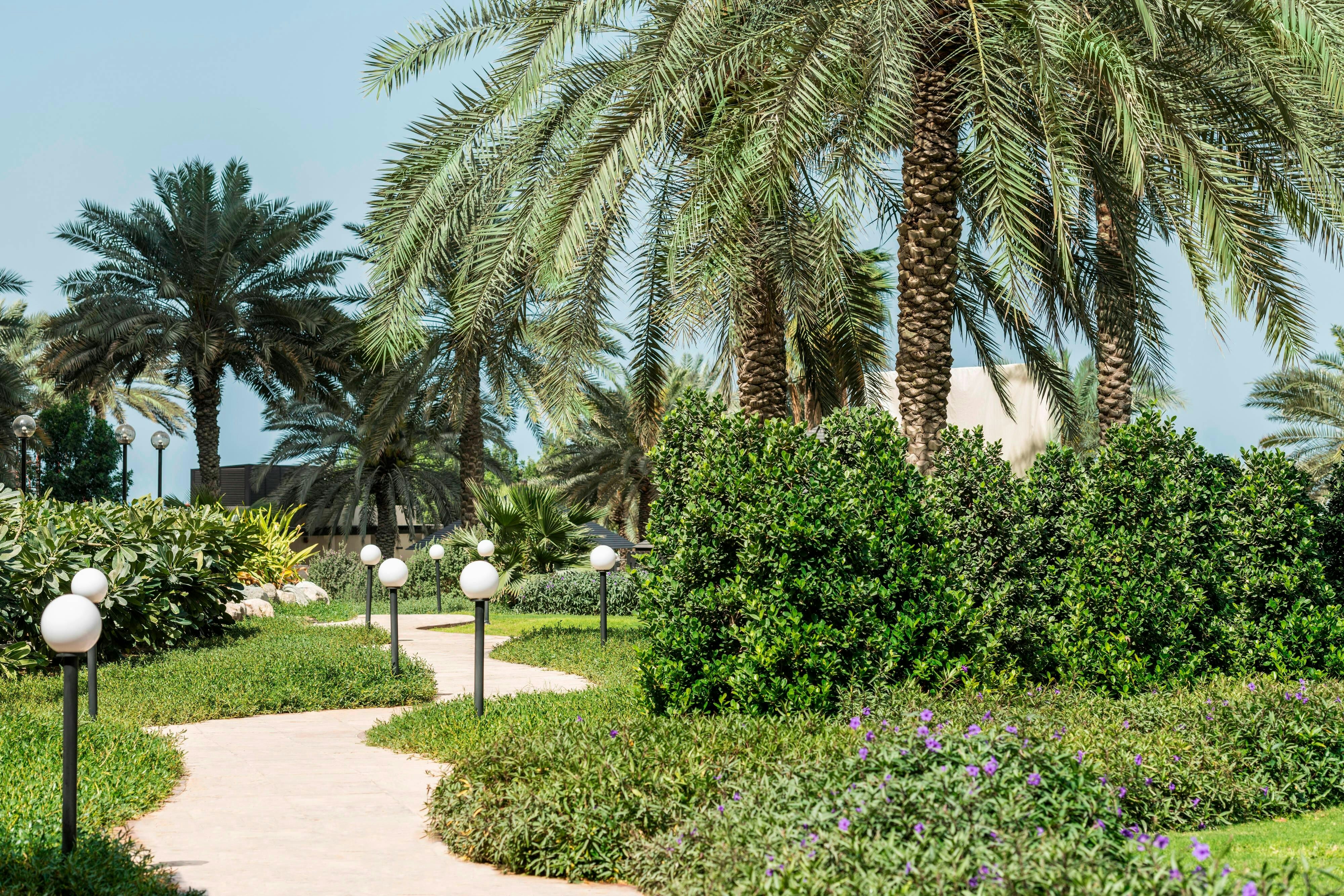 Le Royal Meridien Beach Resort & Spa 74/78