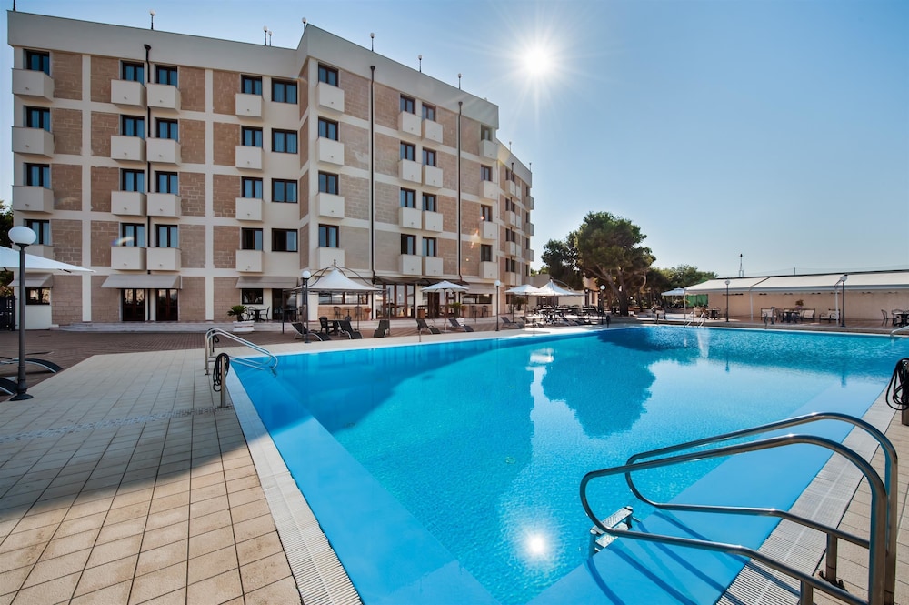 Ara Solis Hotel 3/78