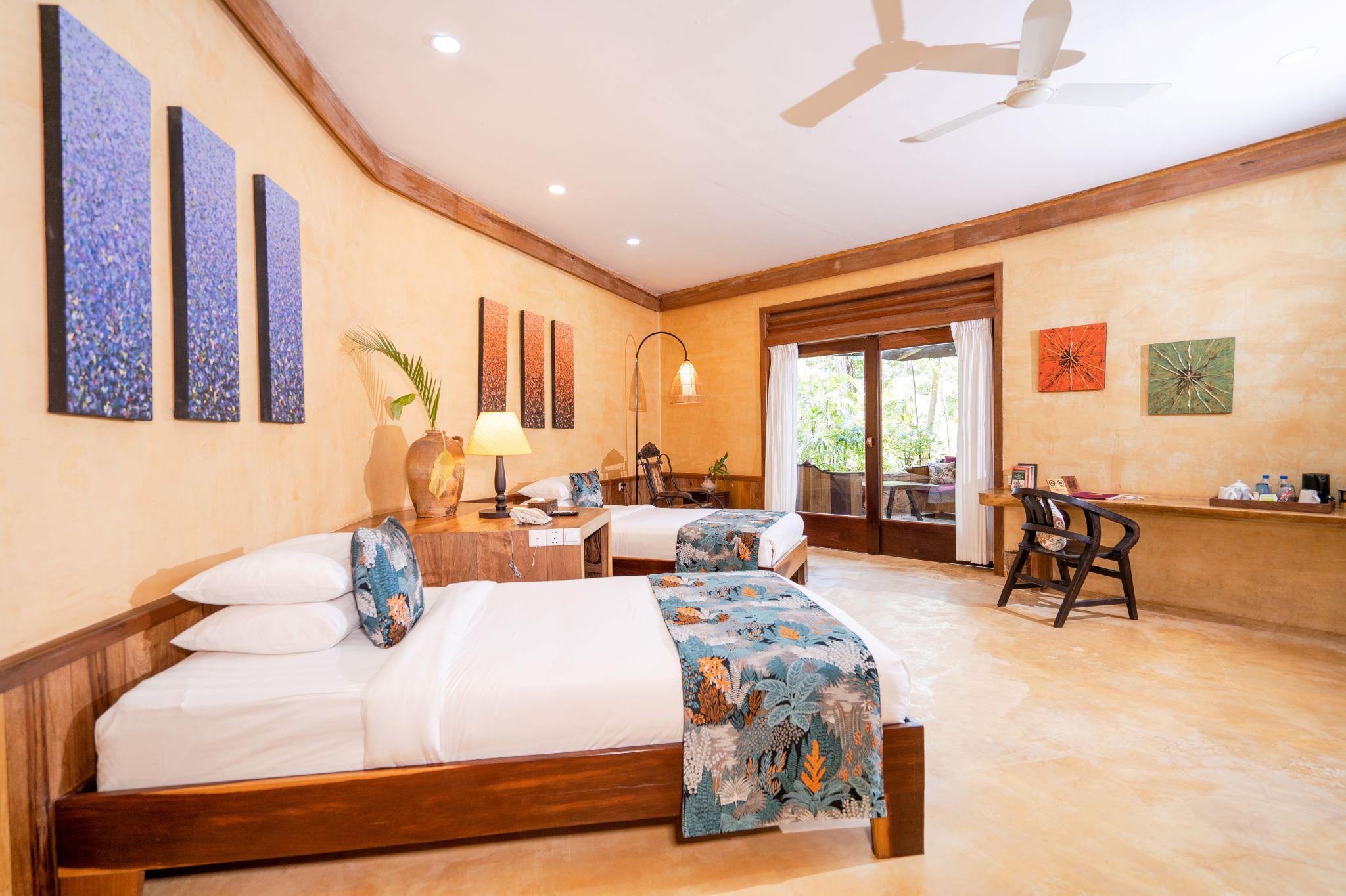 Cliff, Residence, Twin Beds