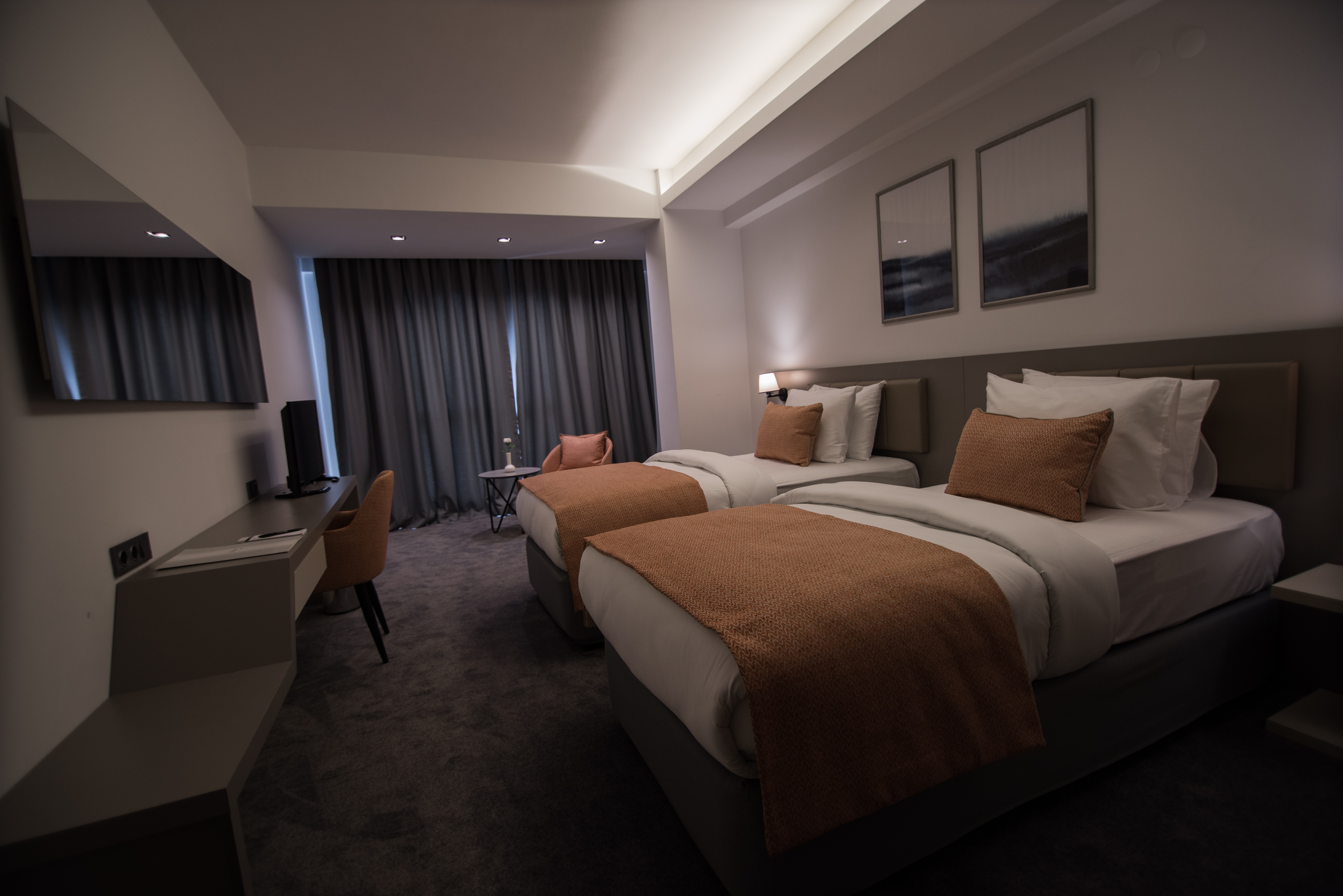 DOVV HOTEL 16/39