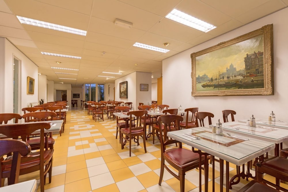 Rho Hotel 38/50