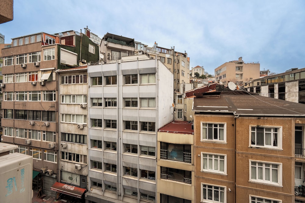 Cihangir Palace Hotel 6/69