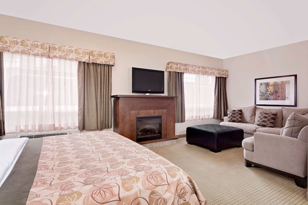 Ramada Lac La Biche 11/56