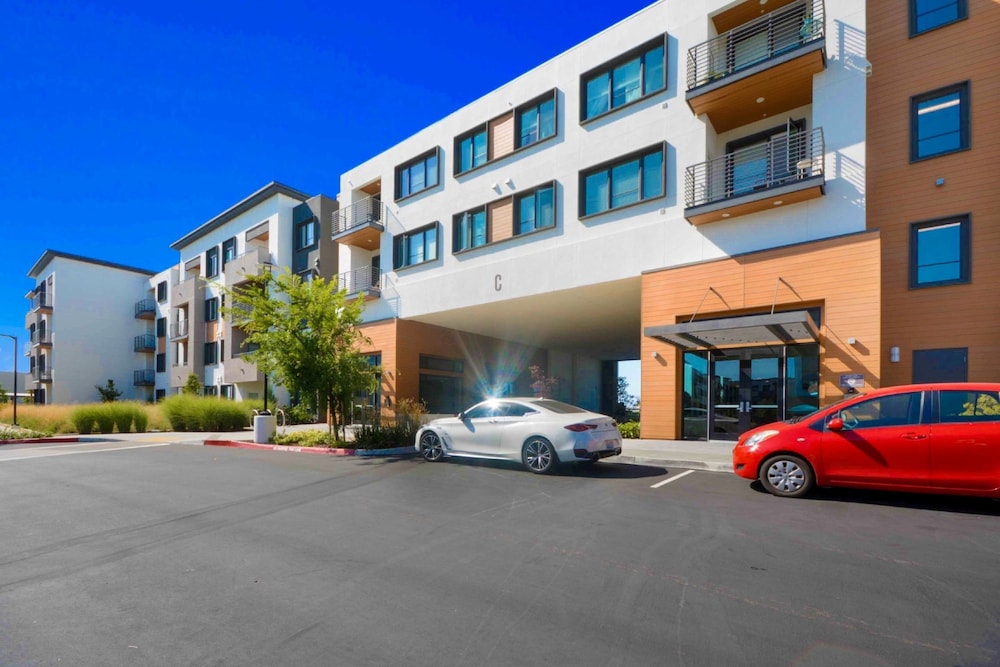 Bluebird Suites near Facebook HQ 31/45