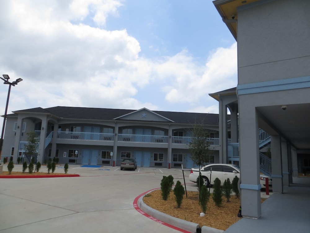 Haven Inn & Suites Willowbrook 35/37