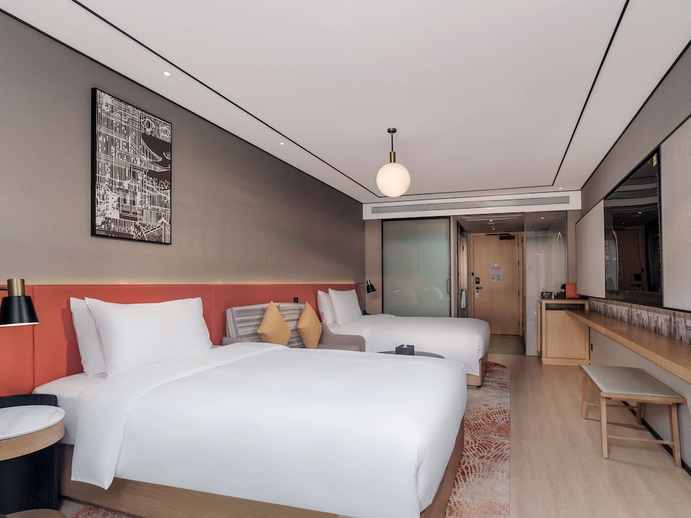 ROOM, TWIN BEDS
