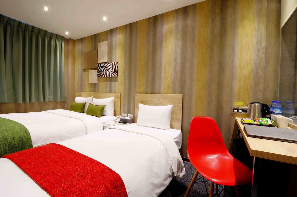 Ark Hotel 25/45