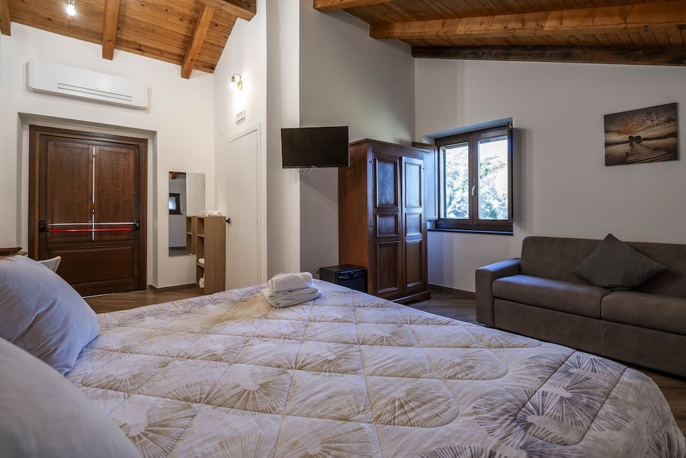 Le Querce Farmhouse 30/48