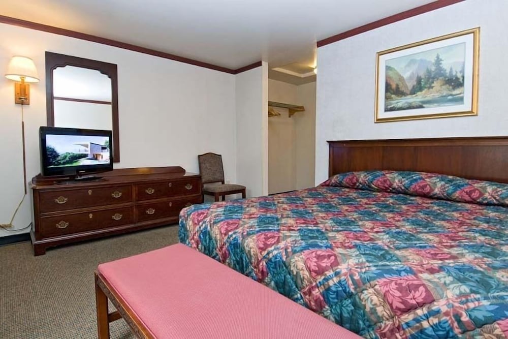 Sequim Bay Lodge 11/43