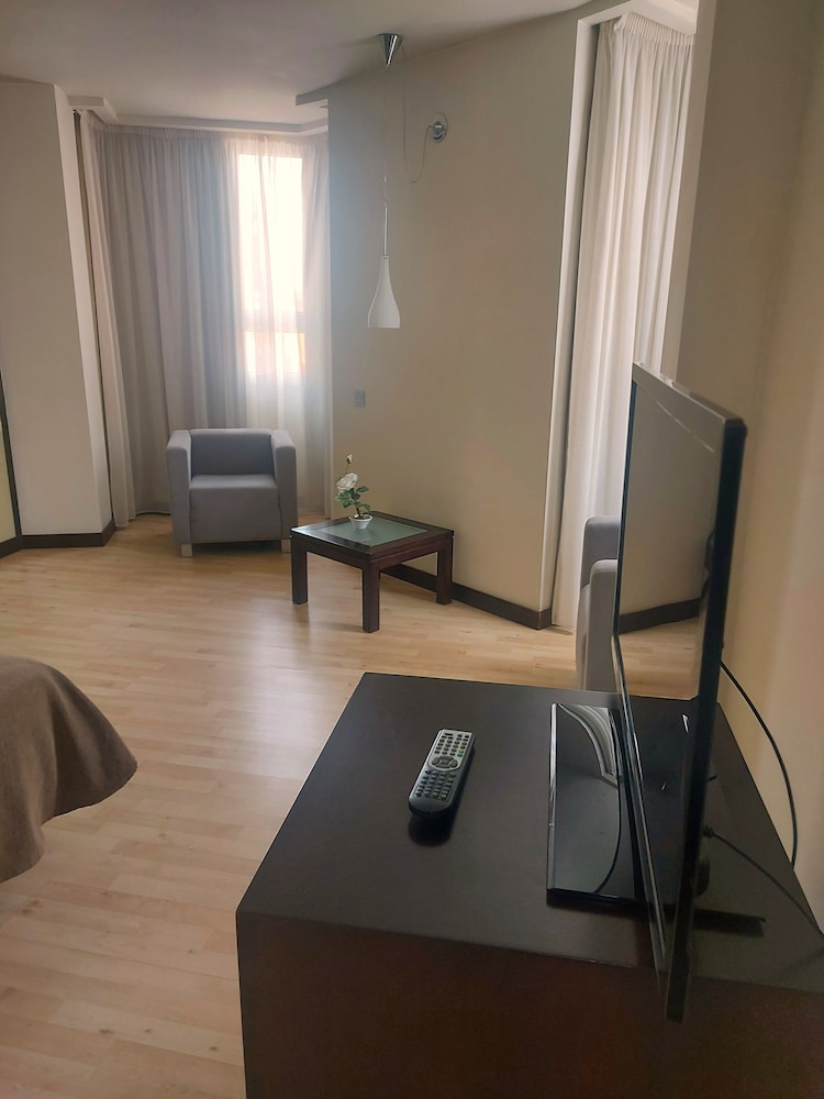 Hotel Puerta de Ocana 19/32