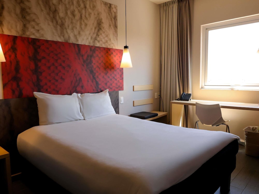 Ibis Mazatlan Marina 12/44