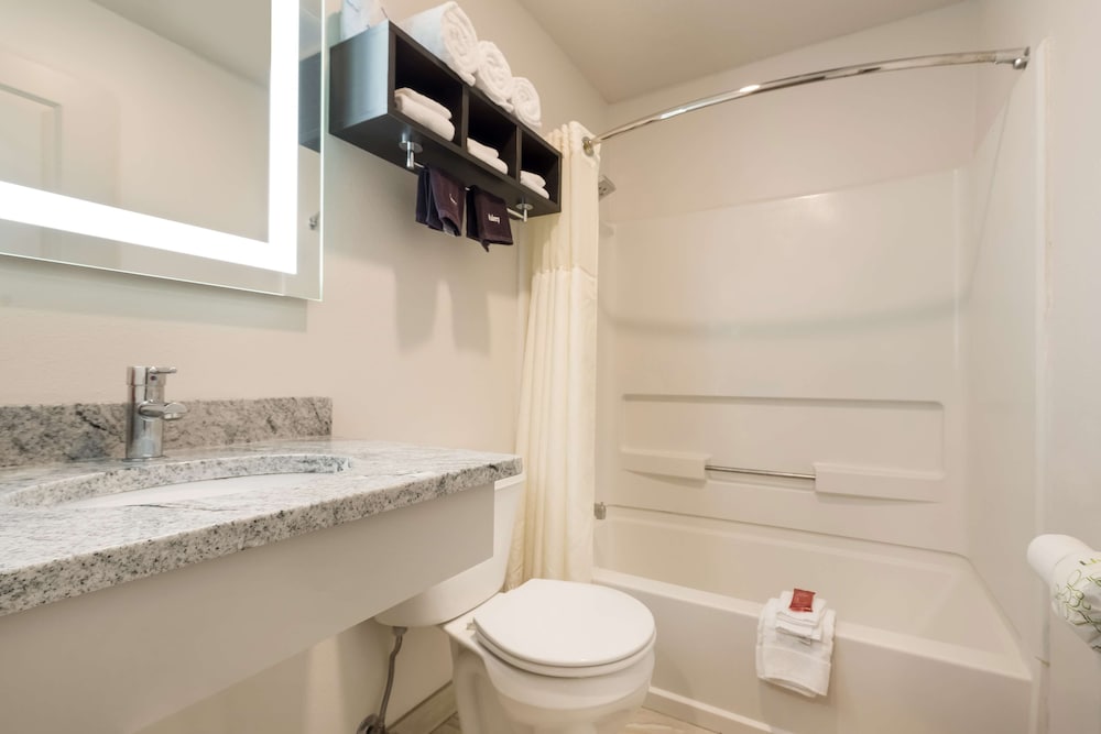 Surestay Hotel By Best Western Thomson 13/41