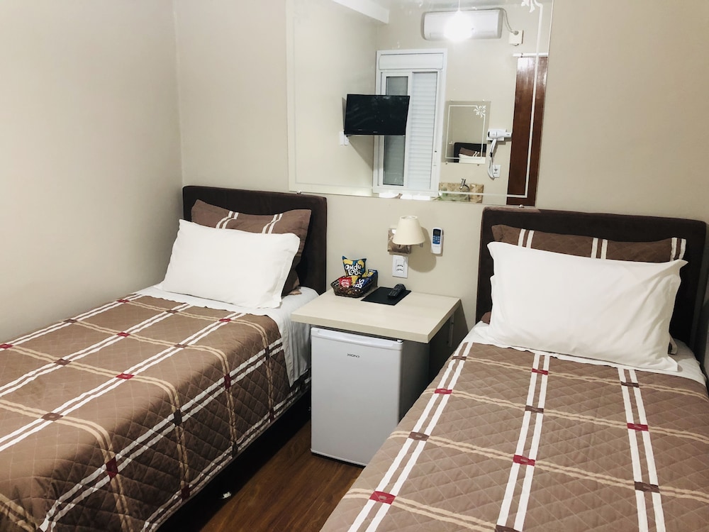 Room, Twin Beds