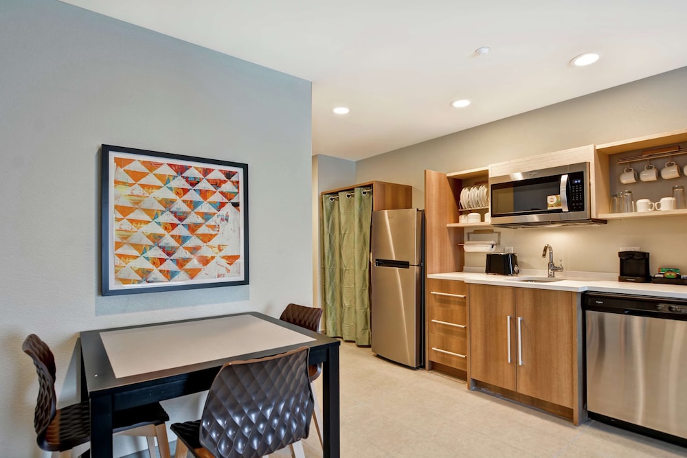 Home2 Suites By Hilton Daytona Beach Speedway Fl 13/56