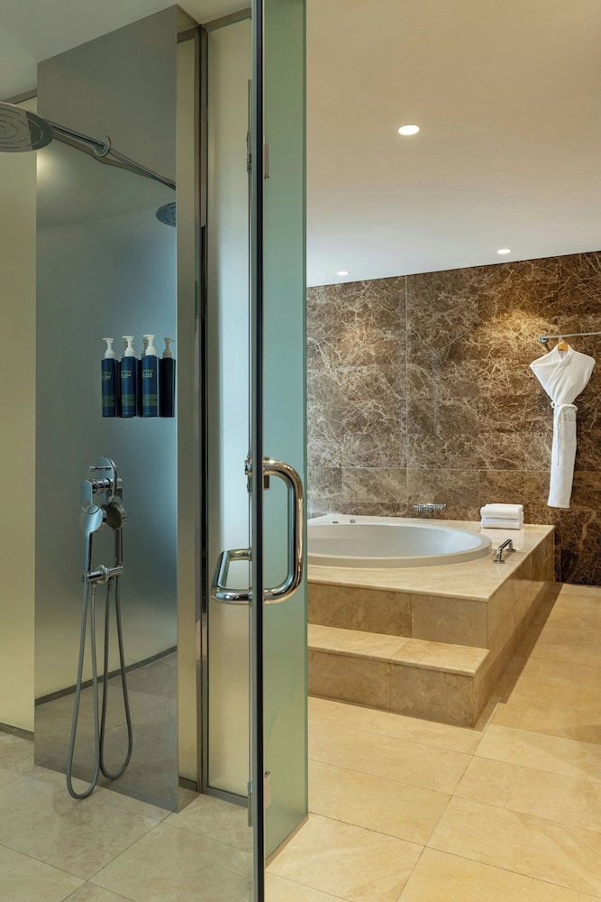 Four Points by Sheraton Production City Dubai 58/58