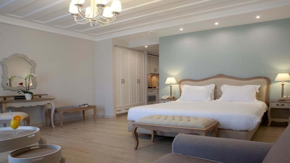 Royal Nidri Hotel & Apartments 9/15