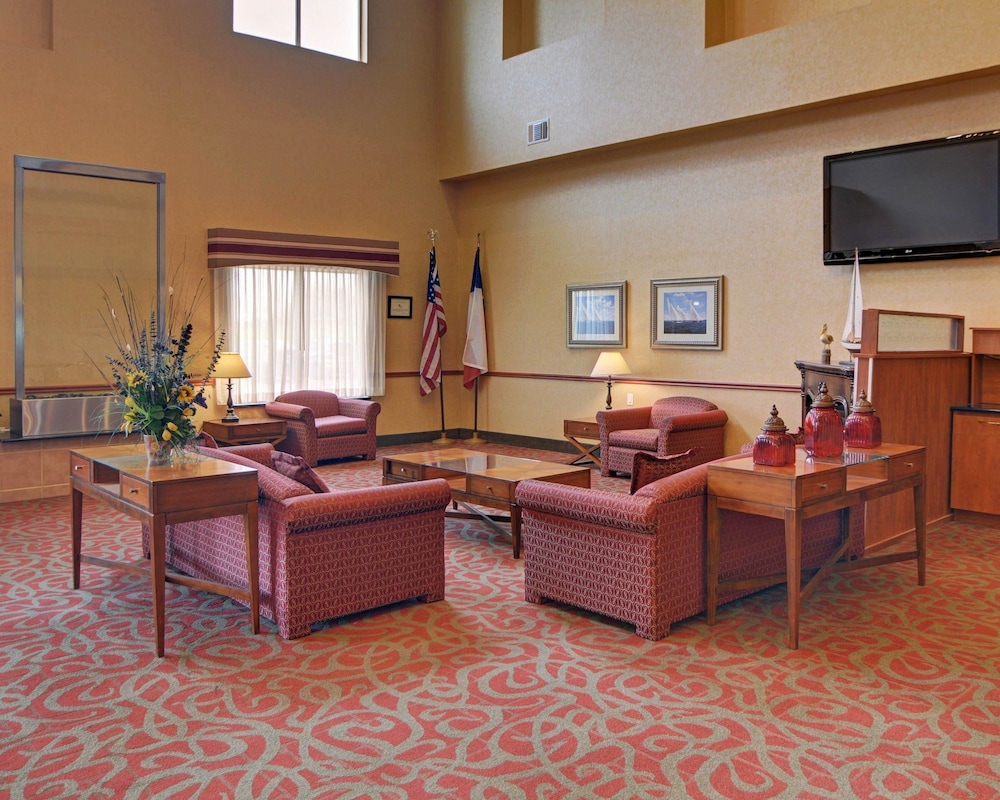 Quality Suites Near Cedar Creek Lake Mabank, TX 29/42