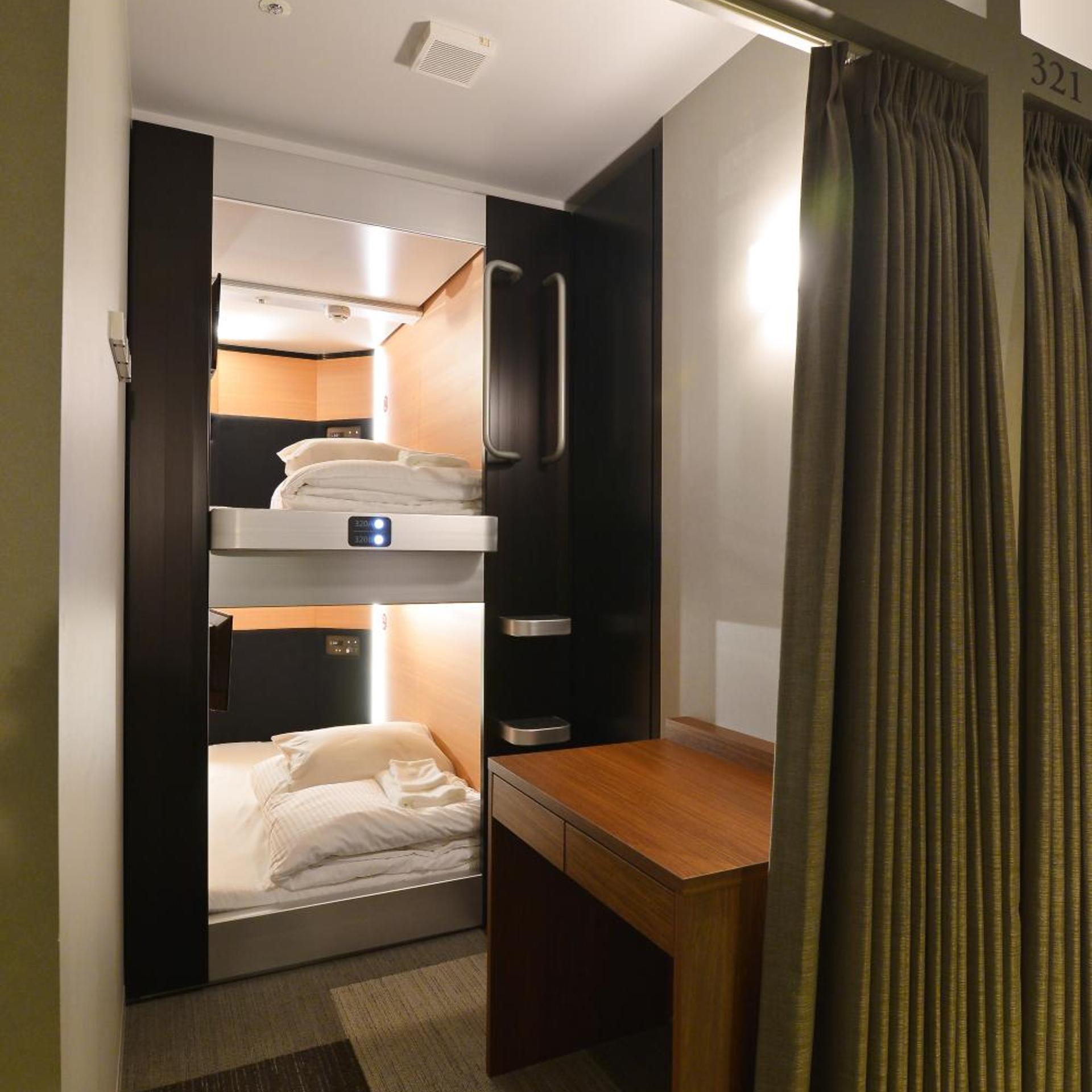 Private, Female Only, Cabin, Twin Beds
