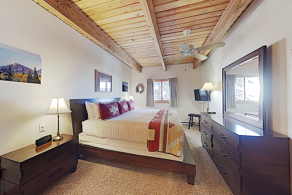 Timberline Condominiums 52/81