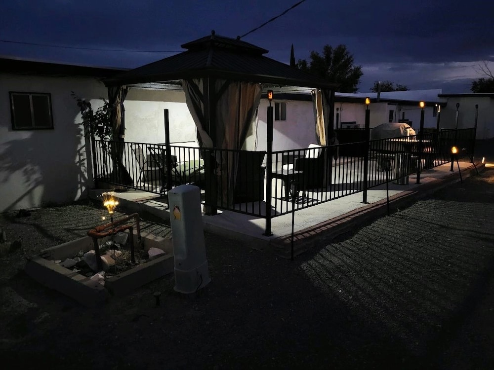 Rose's Motel 44/50