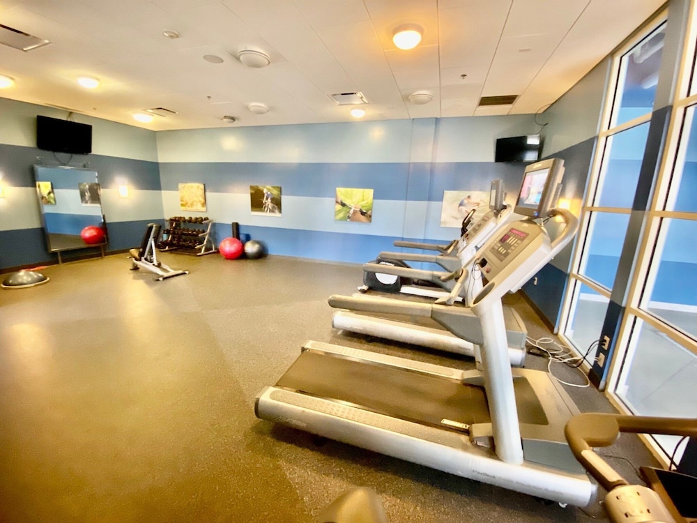 Holiday Inn Express Columbus Airport Easton Ex Four Points By Sheraton Columbus Ohio Airport 27/45