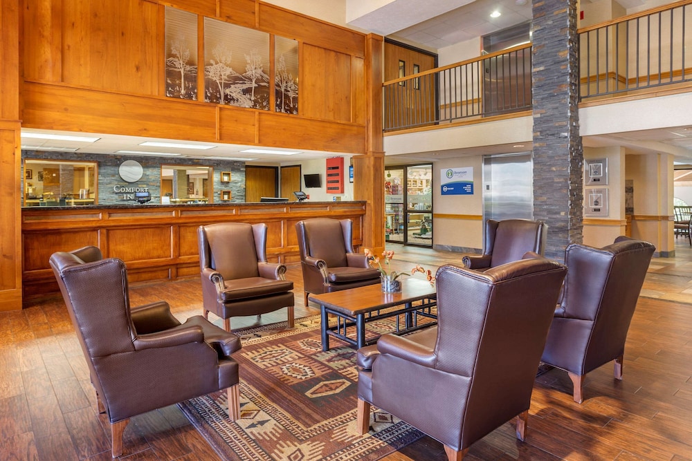 Comfort Inn at Thousand Hills 27/39
