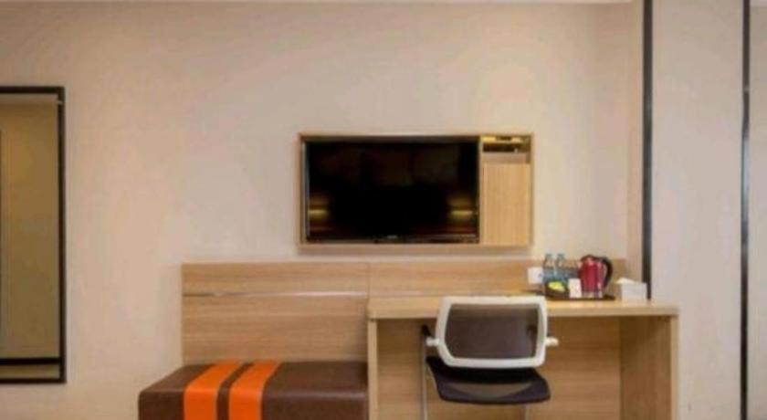 7 Days Premium (Shenzhen Dalang Commercial Center) 42/44