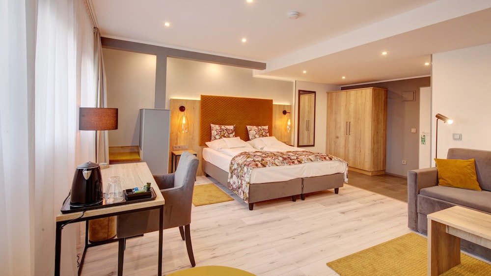 SUPERIOR, DOUBLE BED