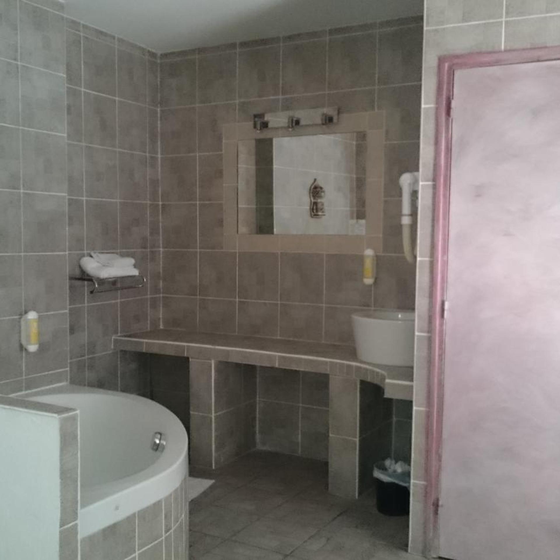 P'TIT DEJ-HOTEL MARTIGUES LE 5 51/57