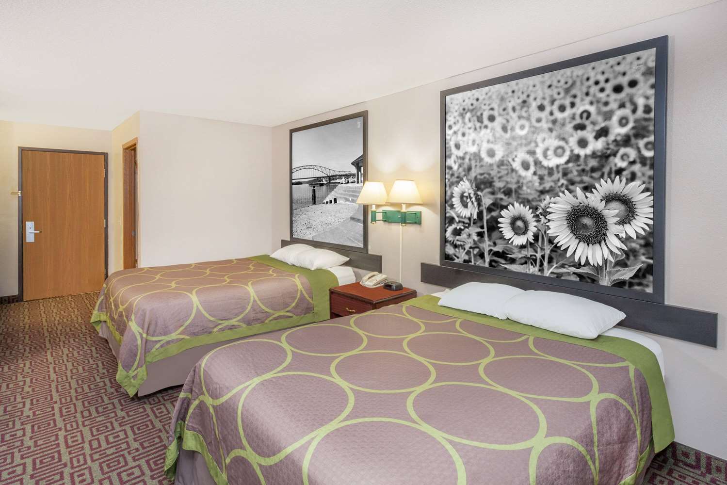 Super 8 By Wyndham Muscatine 4/10