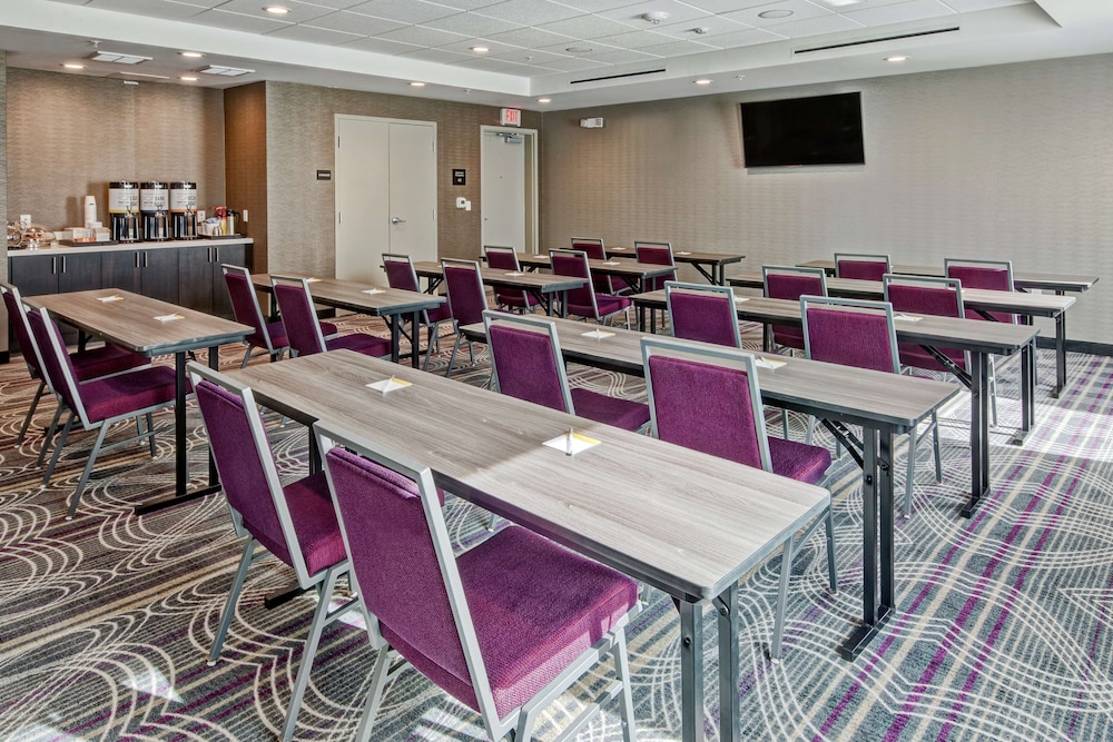 Hampton Inn Fresno Airport 34/38