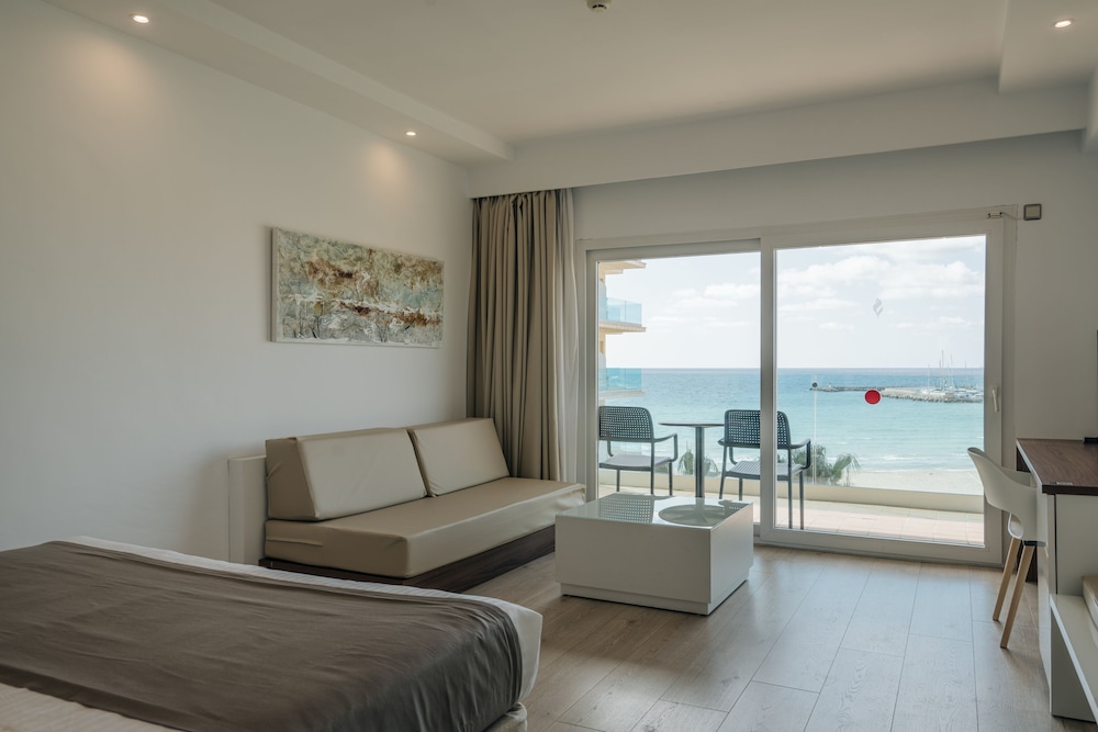 THB El Cid - Adults Only 67/90