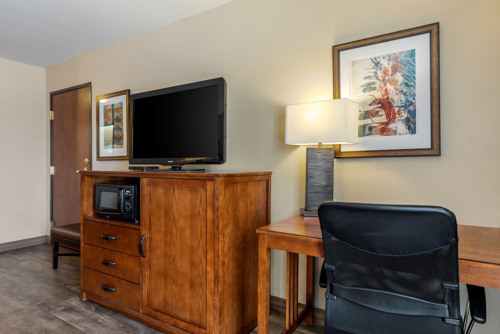 Best Western Plus Red River Inn 5/37