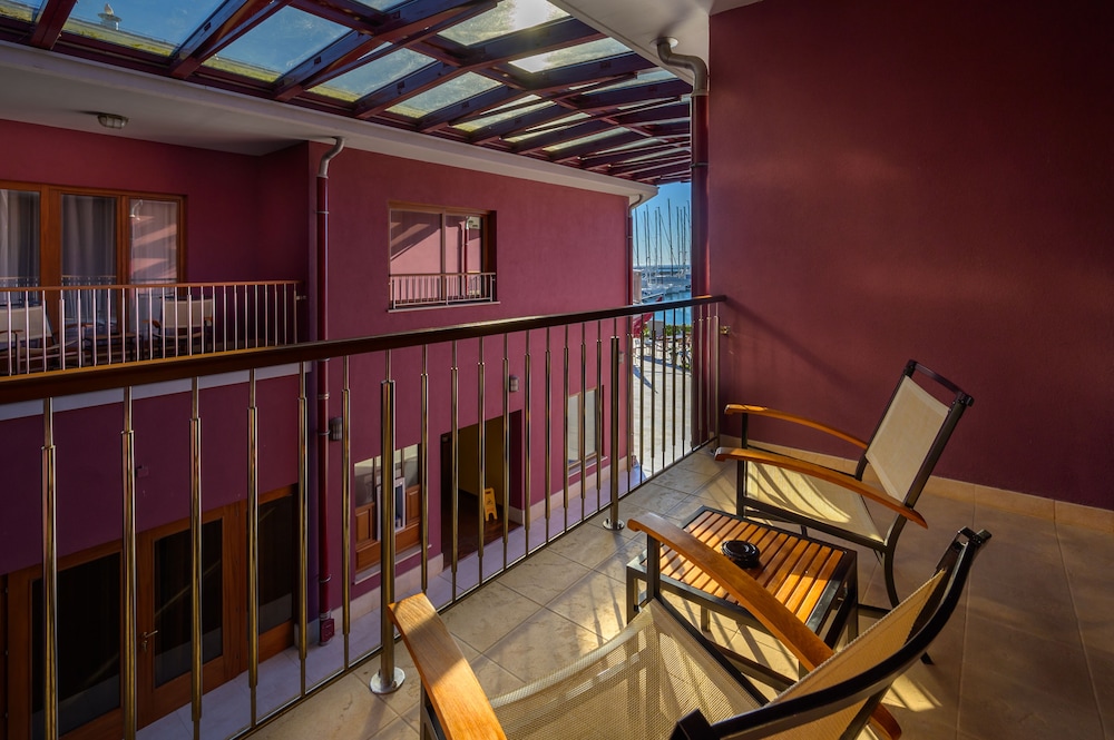 Hotel Nautica 3/72