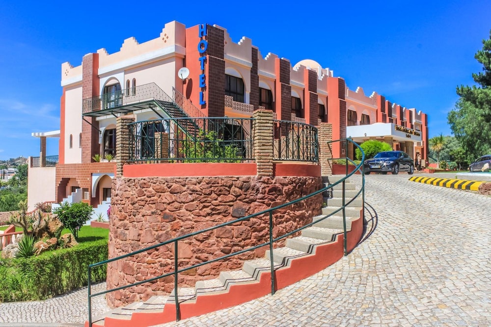 Colina Dos Mouros Hotel 52/60