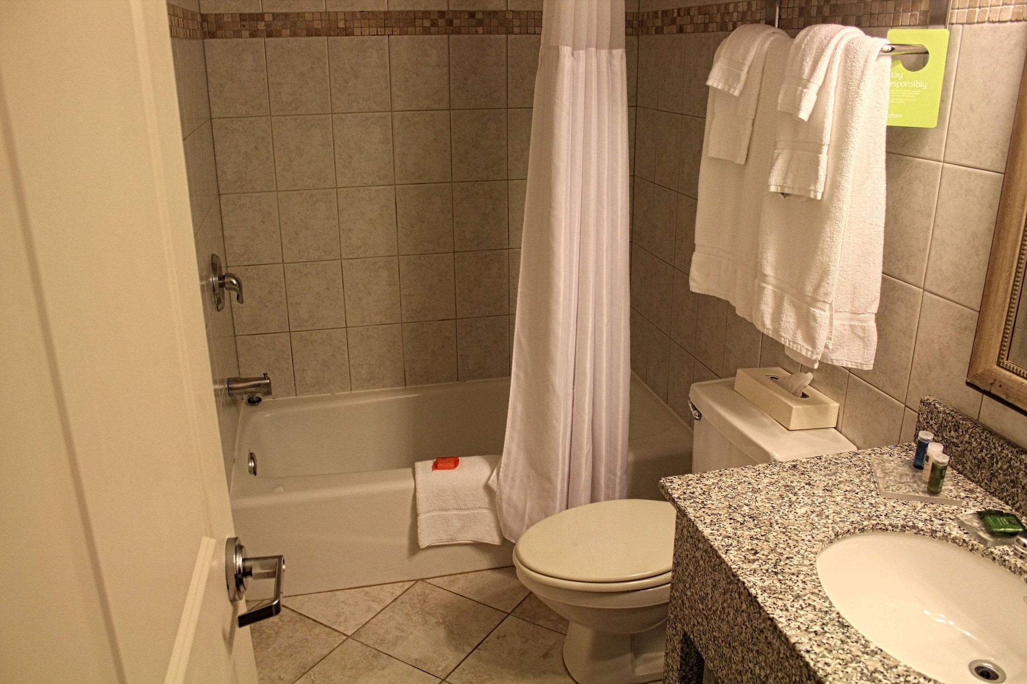 1 Bedroom, Suite, King Bed, Ocean Front, Sofa, Radisson Suite Hotel Oceanfront 6/7