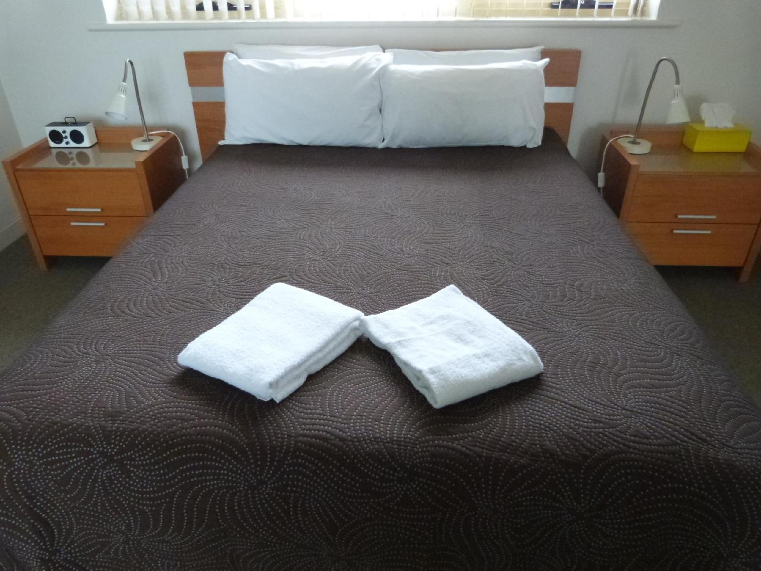 Glenelg Holiday Apartments- Corfu 10/20