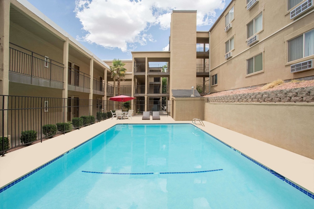 Days Inn By Wyndham St. George 16/22