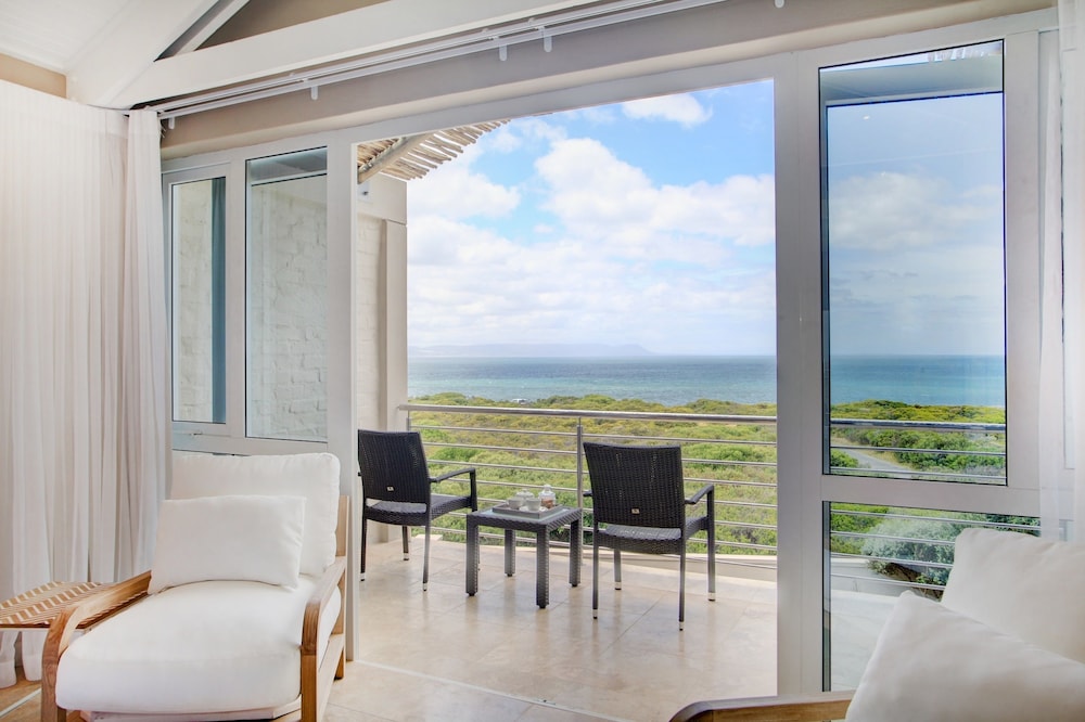 Abalone Guest Lodge 33/50