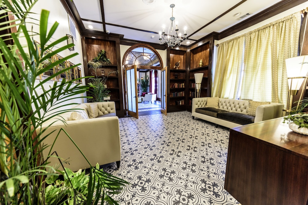 Hotel Defuniak 27/36