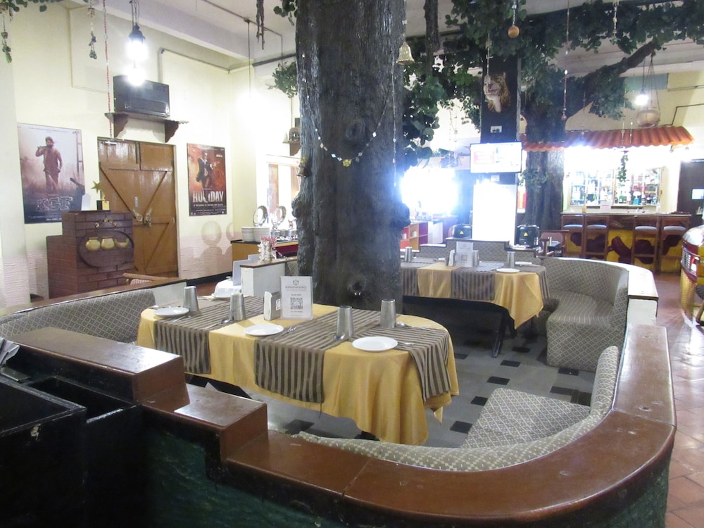 RAMANASHREE CALIFORNIA RESORT. 27/48