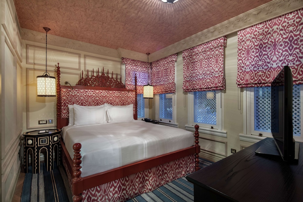 junior suite, king bed