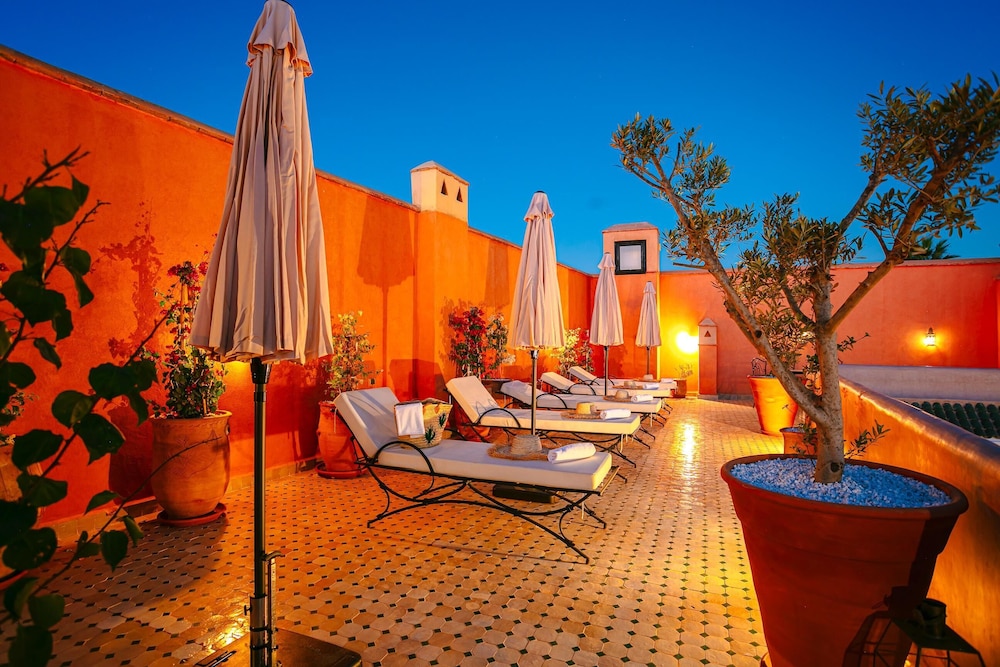 Riad El Noujoum 44/50