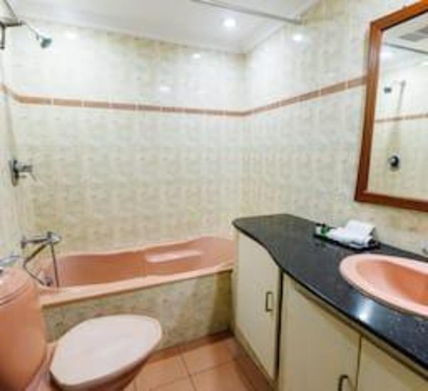 PAULSON PARK HOTEL 46/50