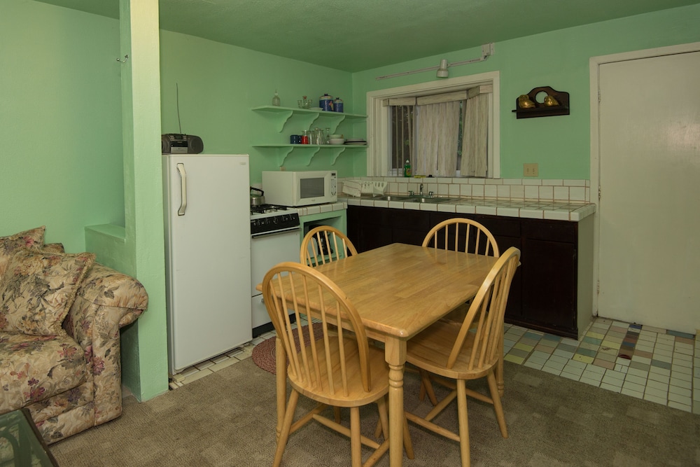 River View Garden Resort 52/68