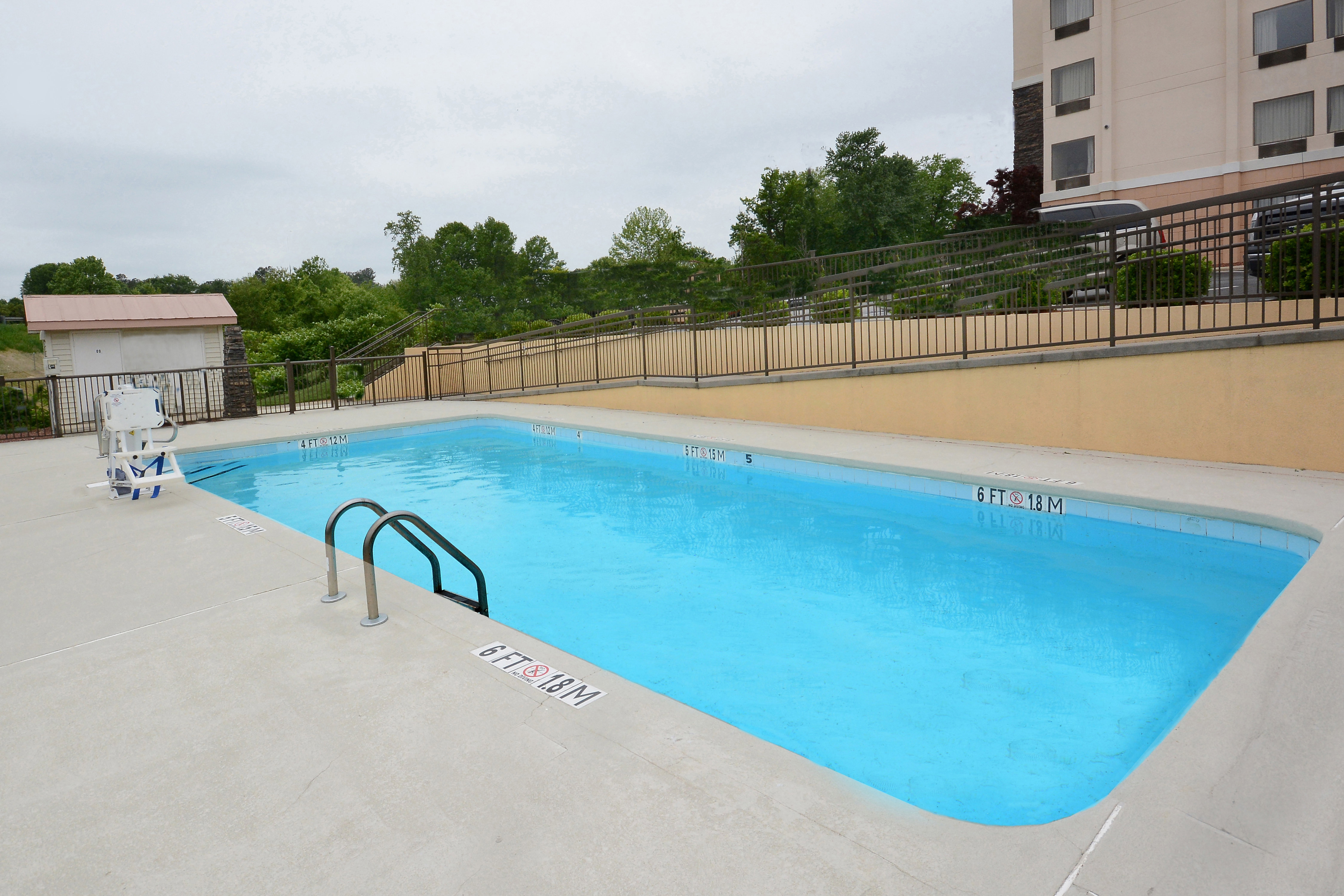 Holiday Inn Express & Suites Greensboro - (I-40 @ Wendover) 33/48