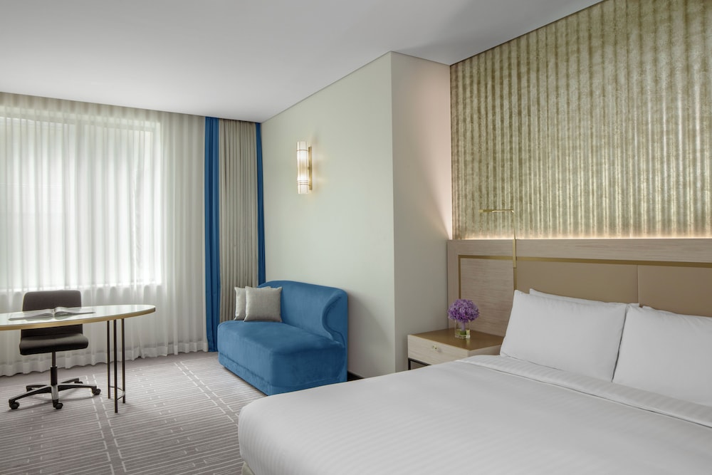Heritage, Queen Bed