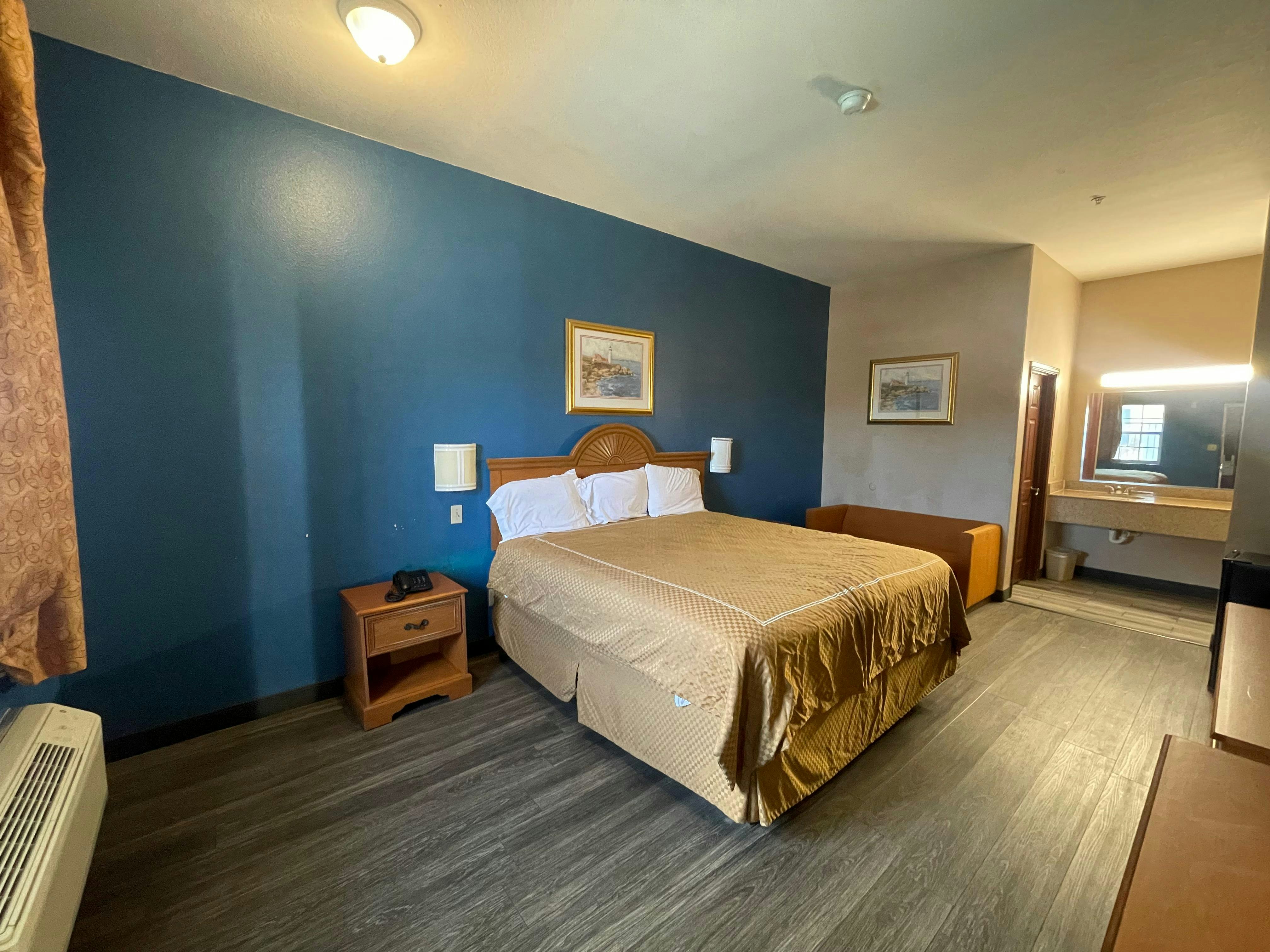 Airport Inn & Suites South Padre Island I 37 13/23