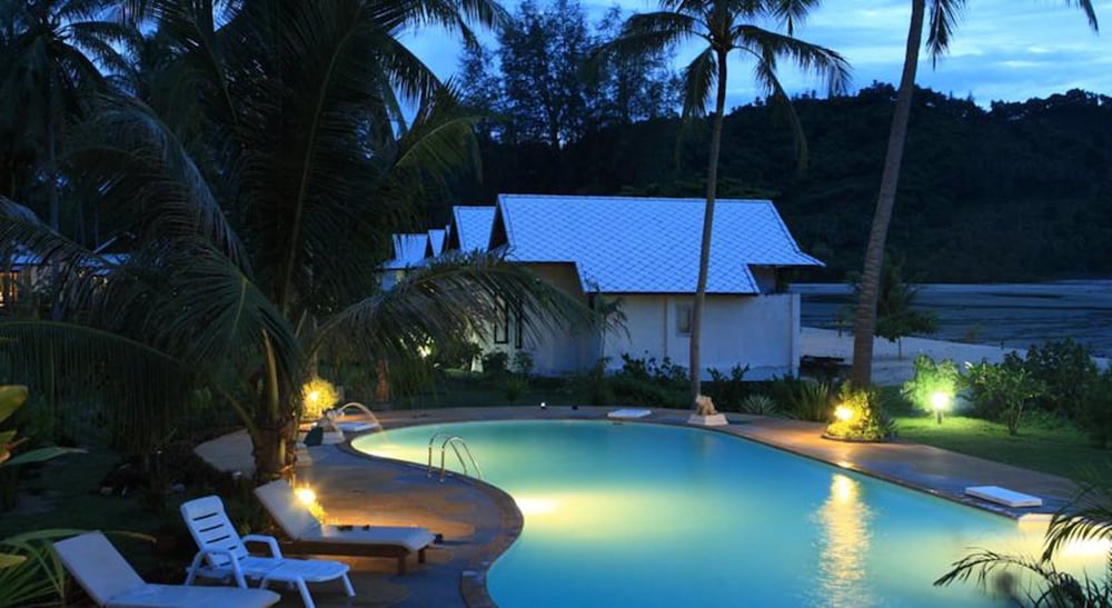 Phangka Paradise Resort 9/26